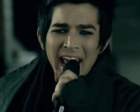 Adam Lambert - Whataya Want From Me