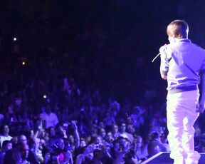 Justin Bieber - Love Me