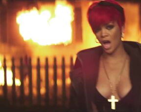 Eminem ft. Rihanna - Love The Way You Lie