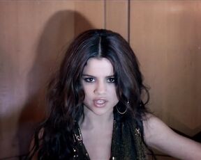 Selena Gomez & The Scene - Round & Round