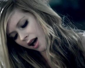 Avril Lavigne - Alice