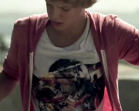 Cody Simpson ft. Flo Rida - iYiYi